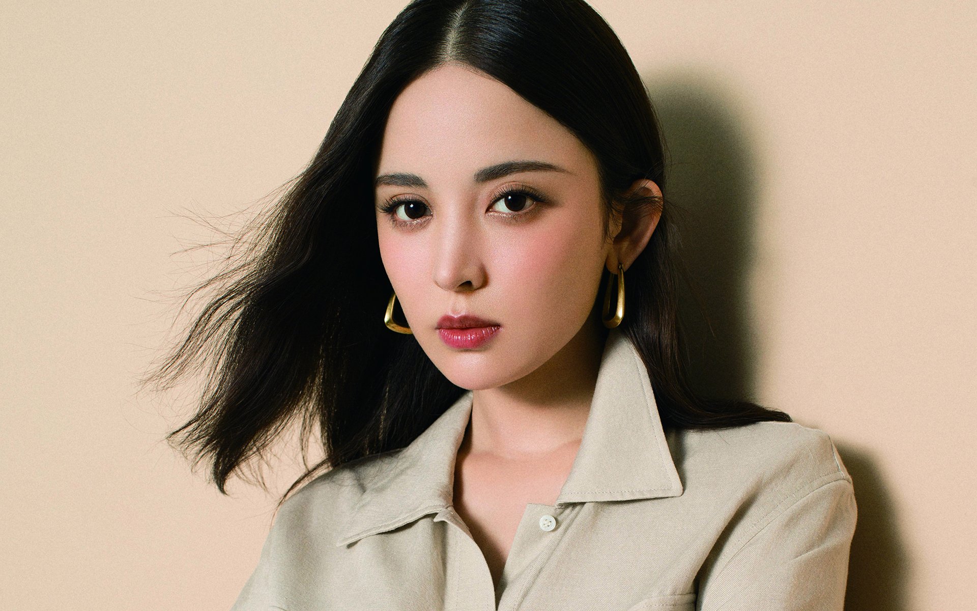 冬季运动体验营吸引大量青少年参与,冬季锻炼活动