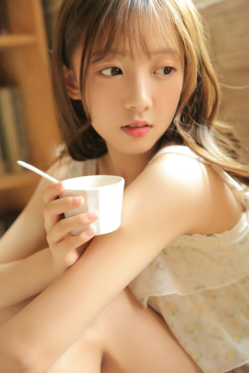 爱游戏娱乐-欧洲杯战术大师：变阵与奇兵变革的精彩体现，欧洲杯视频战术分析