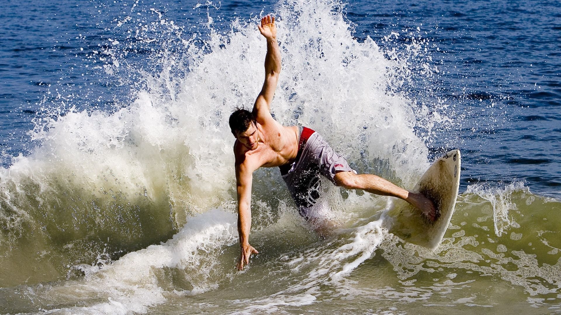 爱游戏中国官方网站平台-伊朗男排击败中国,三连冠加冕,伊朗男排接应