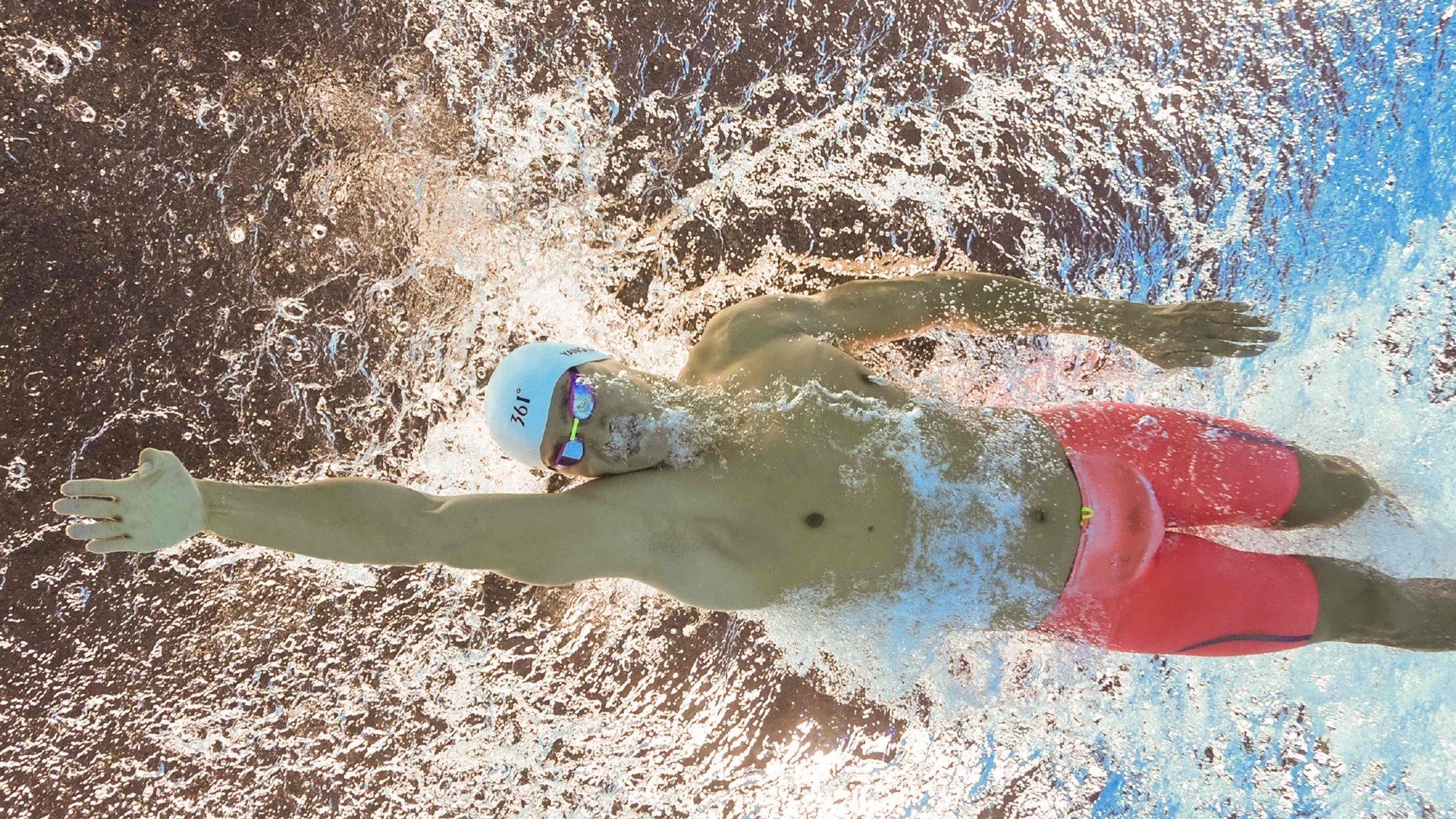 爱游戏娱乐-凯里·欧文自编动画短片上线，融入篮球与哲学元素，凯里欧文剪辑视频